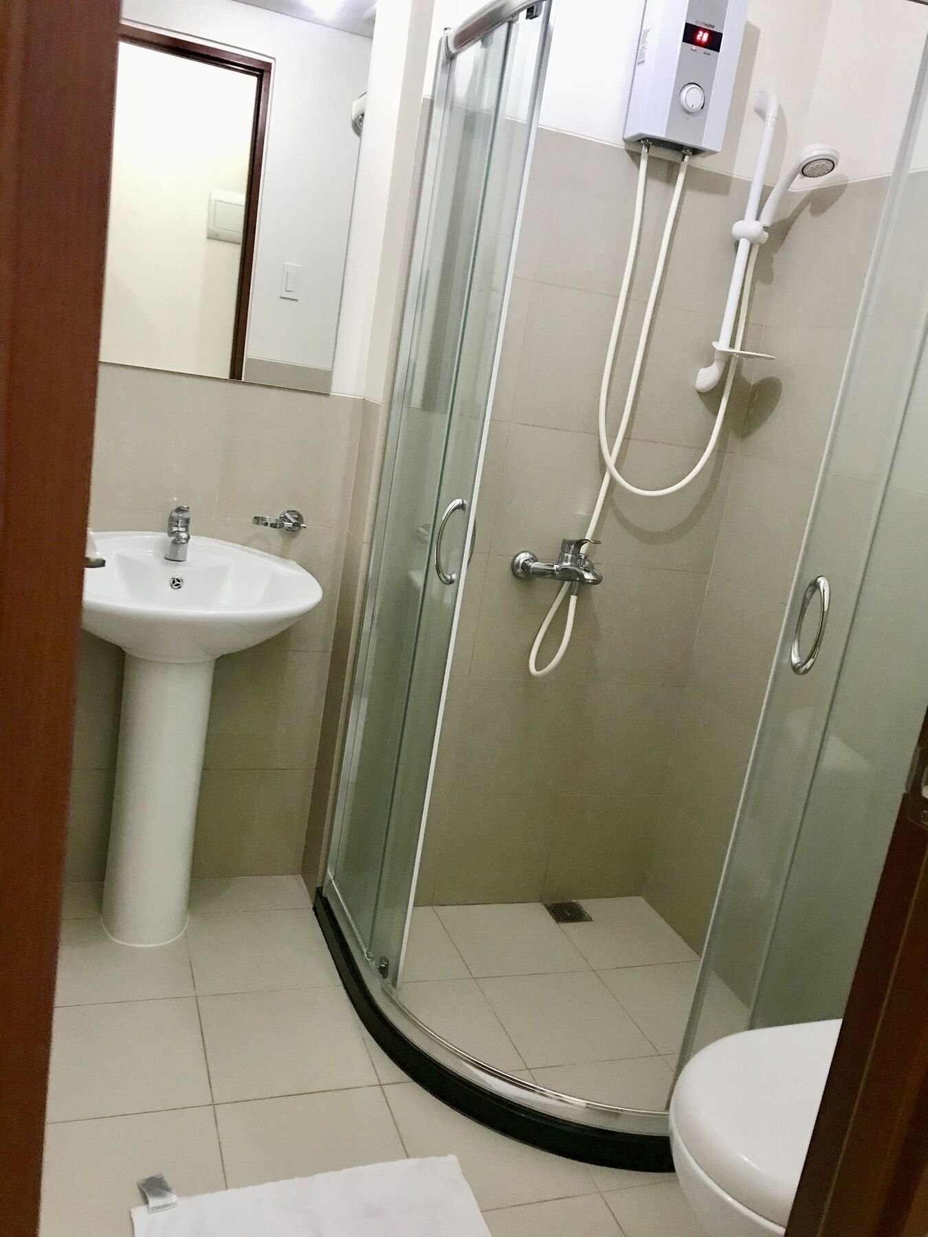 The Beacon Serviced Residences Makati City Exterior photo